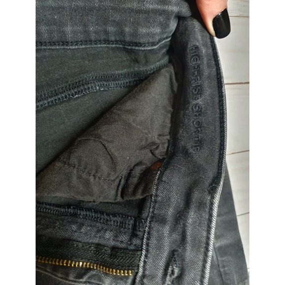 American Eagle High Rise Shortie Distressed Denim Shorts, Black, Women's Size 8 - Picture 9 of 15